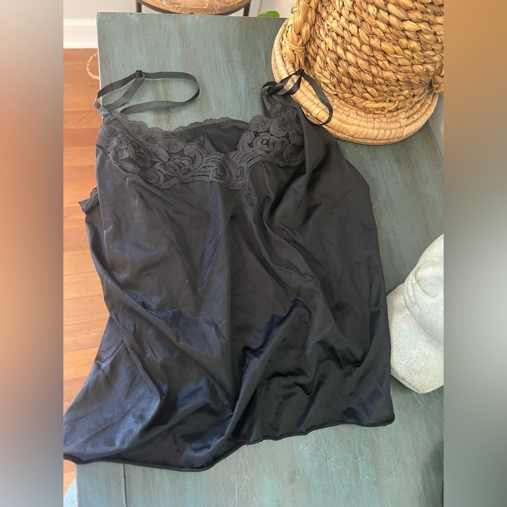Vanity Fair Nylon Vintage Black women’s Slip/top. Adjustable straps.